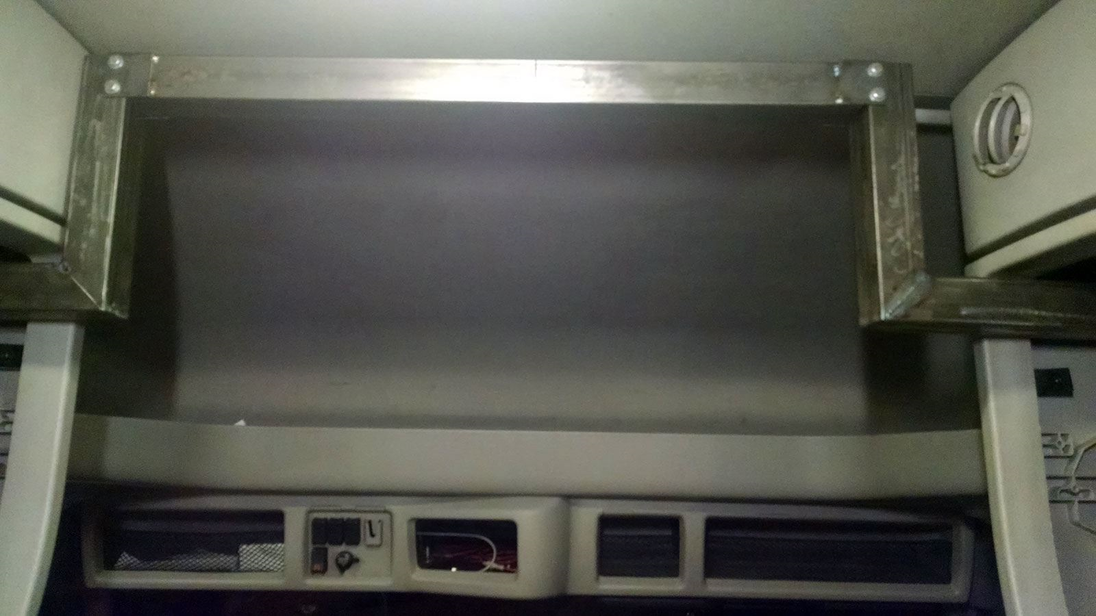 Volvo 730 HDT RV Hauler - Sleeper TV Mount Photo